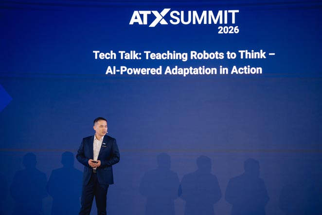 Tech Talk: Teaching Robots to Think — AI-Powered Adaptation in Action
